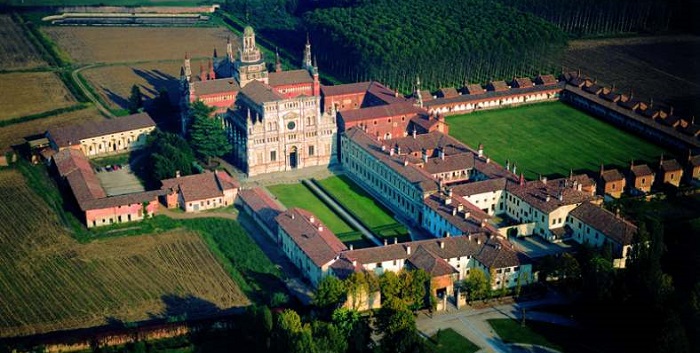 Veduta aerea della Certosa di Pavia